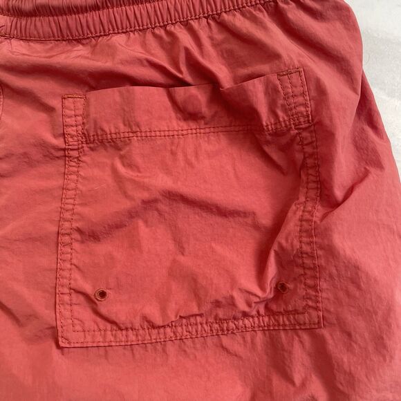 Athleta Etruscan Red Shorts Size 6 Lightweight Recycled Nylon Expedition 2.5” - Picture 6 of 6